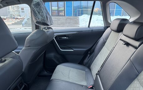 Toyota RAV4, 2025 год, 3 590 000 рублей, 16 фотография