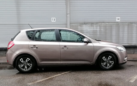 KIA cee'd I рестайлинг, 2010 год, 659 000 рублей, 4 фотография
