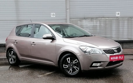 KIA cee'd I рестайлинг, 2010 год, 659 000 рублей, 3 фотография
