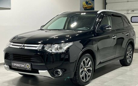 Mitsubishi Outlander III рестайлинг 3, 2014 год, 1 599 900 рублей, 3 фотография