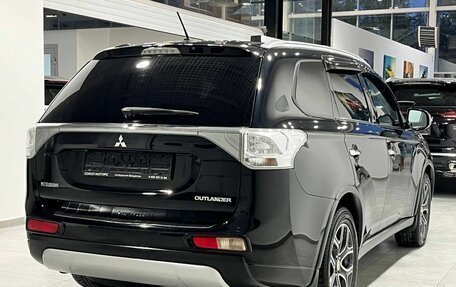 Mitsubishi Outlander III рестайлинг 3, 2014 год, 1 599 900 рублей, 6 фотография