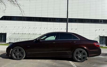 Mercedes-Benz E-Класс, 2011 год, 2 350 000 рублей, 1 фотография