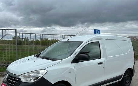 Renault Dokker, 2018 год, 1 440 000 рублей, 1 фотография
