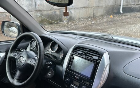 Toyota RAV4, 2005 год, 680 000 рублей, 17 фотография