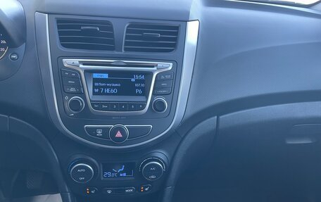 Hyundai Solaris II рестайлинг, 2016 год, 999 000 рублей, 12 фотография