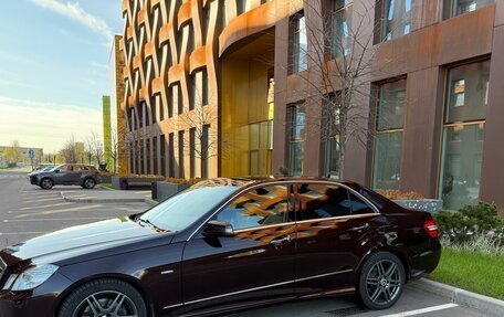 Mercedes-Benz E-Класс, 2011 год, 2 350 000 рублей, 17 фотография