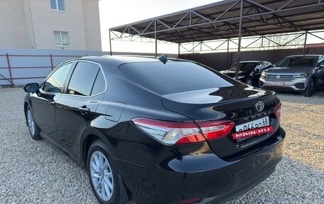 Toyota Camry, 2021 год, 3 300 000 рублей, 6 фотография