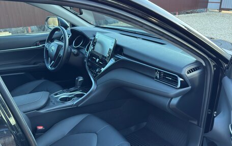 Toyota Camry, 2021 год, 3 300 000 рублей, 9 фотография