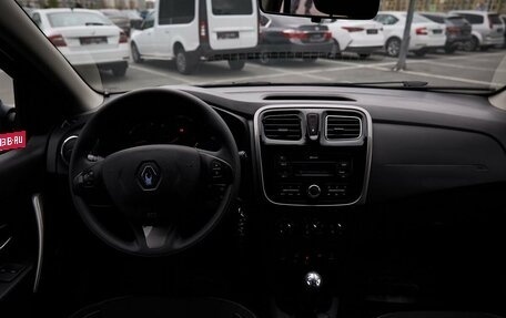 Renault Logan II, 2017 год, 885 000 рублей, 10 фотография