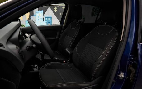 Renault Logan II, 2017 год, 885 000 рублей, 16 фотография