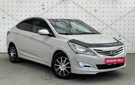 Hyundai Solaris II рестайлинг, 2015 год, 1 085 000 рублей, 2 фотография