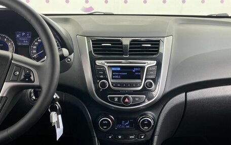 Hyundai Solaris II рестайлинг, 2015 год, 1 085 000 рублей, 16 фотография