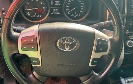 Toyota Land Cruiser 200, 2013 год, 4 199 000 рублей, 22 фотография