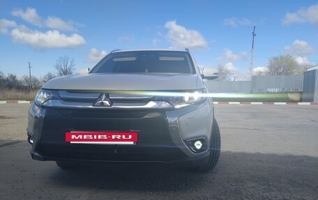 Mitsubishi Outlander III рестайлинг 3, 2018 год, 2 225 000 рублей, 12 фотография