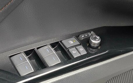 Toyota Camry, 2023 год, 3 950 000 рублей, 10 фотография