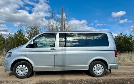 Volkswagen Caravelle T5, 2012 год, 2 150 000 рублей, 4 фотография