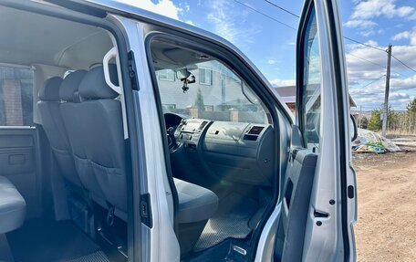 Volkswagen Caravelle T5, 2012 год, 2 150 000 рублей, 10 фотография