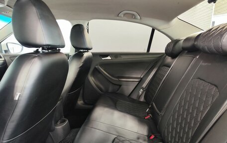 Volkswagen Jetta VI, 2013 год, 899 000 рублей, 12 фотография