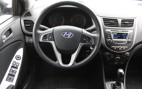 Hyundai Solaris II рестайлинг, 2015 год, 1 045 000 рублей, 15 фотография