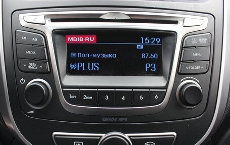 Hyundai Solaris II рестайлинг, 2015 год, 1 045 000 рублей, 20 фотография