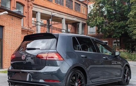 Volkswagen Golf GTI, 2021 год, 2 750 000 рублей, 3 фотография