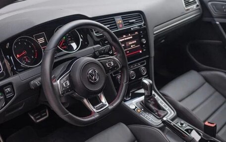 Volkswagen Golf GTI, 2021 год, 2 750 000 рублей, 8 фотография
