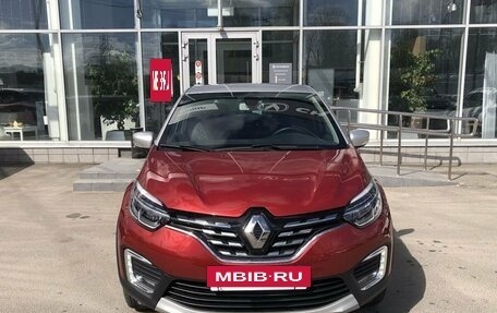 Renault Kaptur I рестайлинг, 2020 год, 1 880 000 рублей, 2 фотография