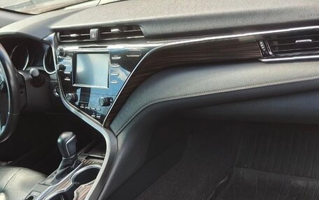 Toyota Camry, 2020 год, 2 700 000 рублей, 7 фотография