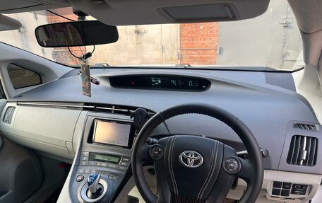 Toyota Prius, 2011 год, 1 190 000 рублей, 10 фотография