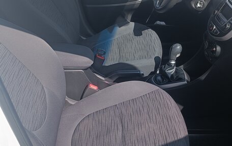 Hyundai Solaris II рестайлинг, 2015 год, 779 900 рублей, 8 фотография