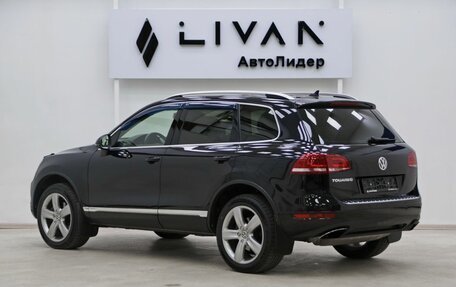 Volkswagen Touareg III, 2012 год, 2 049 000 рублей, 2 фотография