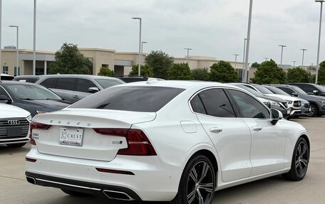 Volvo S60 III, 2022 год, 4 352 575 рублей, 5 фотография