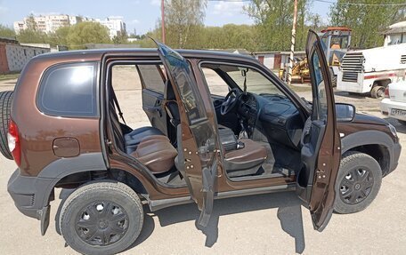 Chevrolet Niva I рестайлинг, 2011 год, 670 000 рублей, 2 фотография