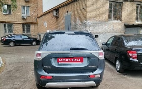 Mitsubishi Outlander III рестайлинг 3, 2014 год, 1 365 000 рублей, 5 фотография