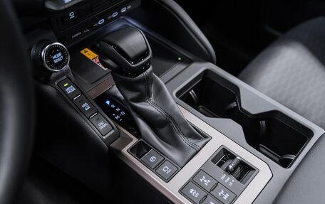 Toyota Land Cruiser Prado, 2024 год, 9 900 000 рублей, 20 фотография