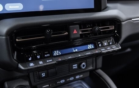 Toyota Land Cruiser Prado, 2024 год, 9 900 000 рублей, 19 фотография