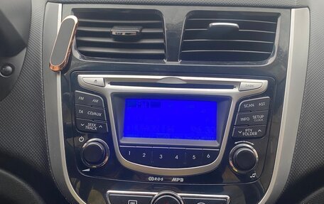 Hyundai Solaris II рестайлинг, 2013 год, 1 200 000 рублей, 4 фотография