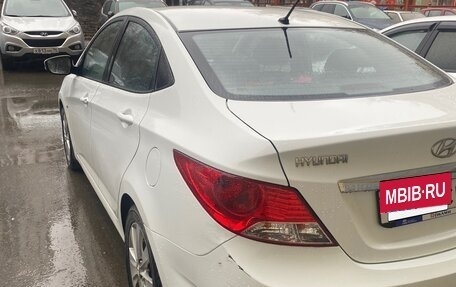 Hyundai Solaris II рестайлинг, 2013 год, 1 200 000 рублей, 8 фотография
