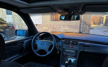 Mercedes-Benz E-Класс, 1998 год, 698 000 рублей, 5 фотография