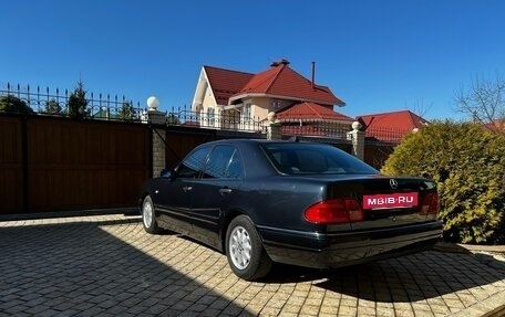Mercedes-Benz E-Класс, 1998 год, 698 000 рублей, 3 фотография