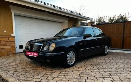 Mercedes-Benz E-Класс, 1998 год, 698 000 рублей, 2 фотография