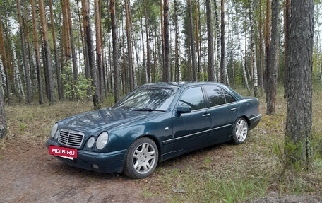 Mercedes-Benz E-Класс, 1996 год, 415 000 рублей, 2 фотография