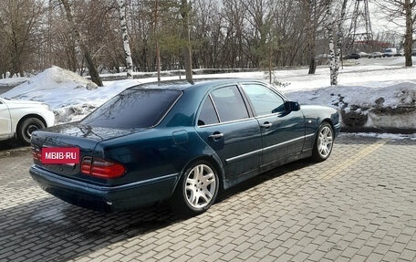 Mercedes-Benz E-Класс, 1996 год, 415 000 рублей, 4 фотография