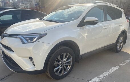 Toyota RAV4, 2016 год, 2 650 000 рублей, 24 фотография
