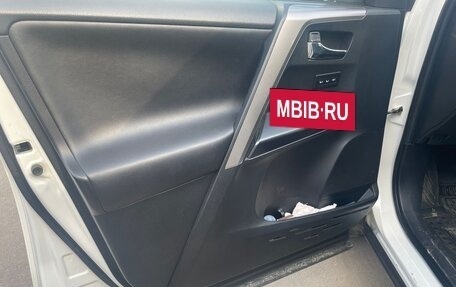 Toyota RAV4, 2016 год, 2 650 000 рублей, 29 фотография