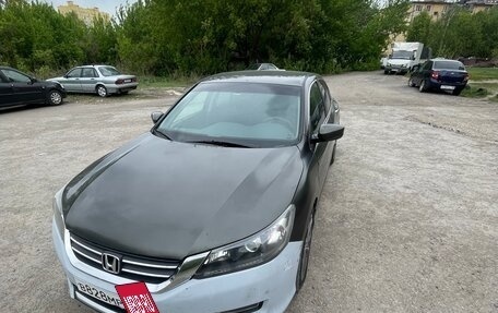 Honda Accord IX рестайлинг, 2012 год, 970 000 рублей, 3 фотография