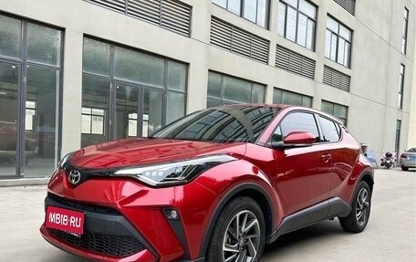 Toyota C-HR I рестайлинг, 2022 год, 1 700 000 рублей, 1 фотография