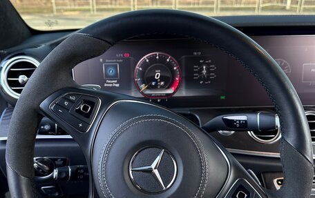 Mercedes-Benz E-Класс, 2018 год, 3 790 000 рублей, 24 фотография