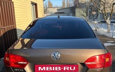 Volkswagen Jetta VI, 2012 год, 1 100 000 рублей, 3 фотография