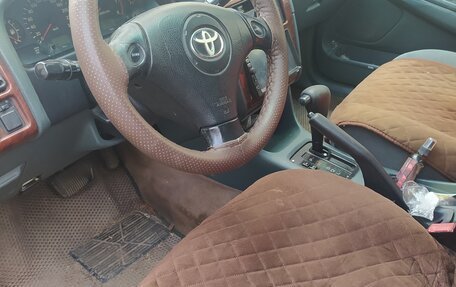 Toyota Avensis III рестайлинг, 1998 год, 350 000 рублей, 4 фотография